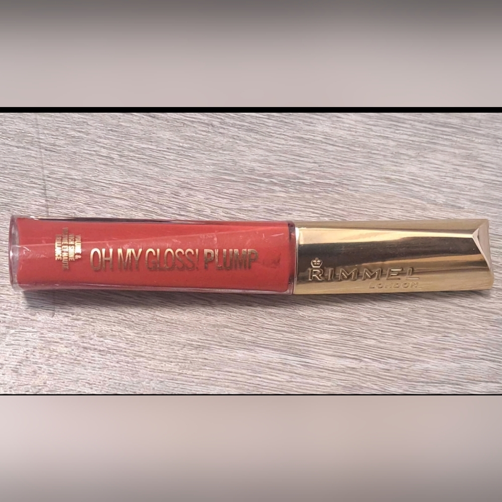 Brand New Rimmel Oh My Gloss! Plump Lip Gloss; Saucy